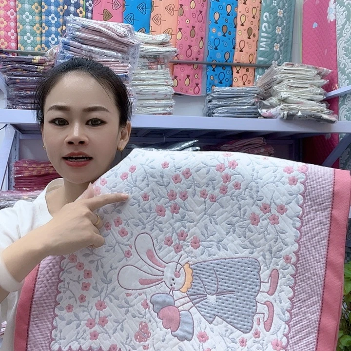 棉粉色小花兔纯棉
