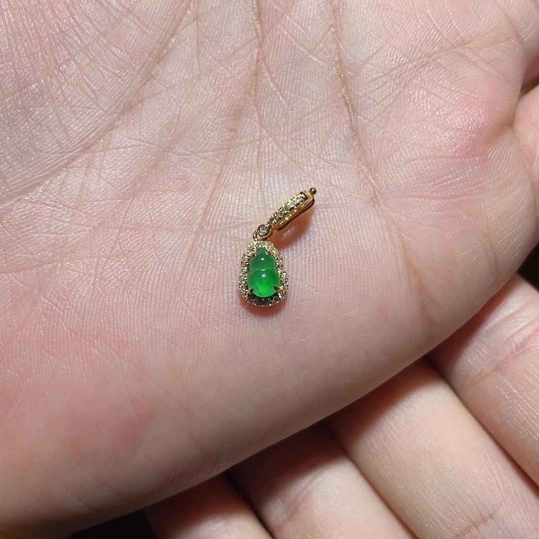 曼***号翡翠18K金镶嵌吊坠(不含链)