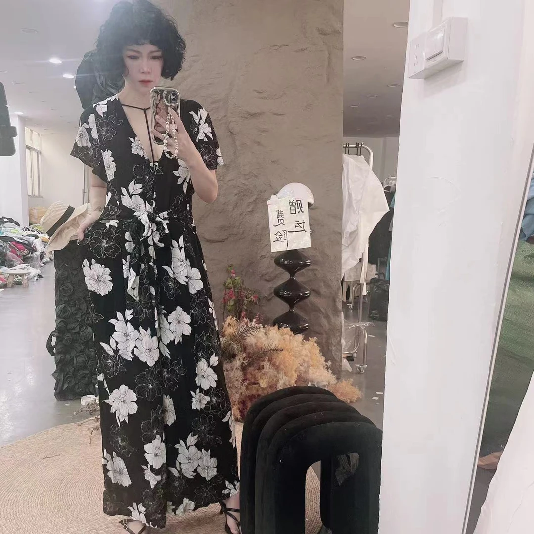 461黑色印花连衣裙2025夏装新款洋气优雅显示裙裤