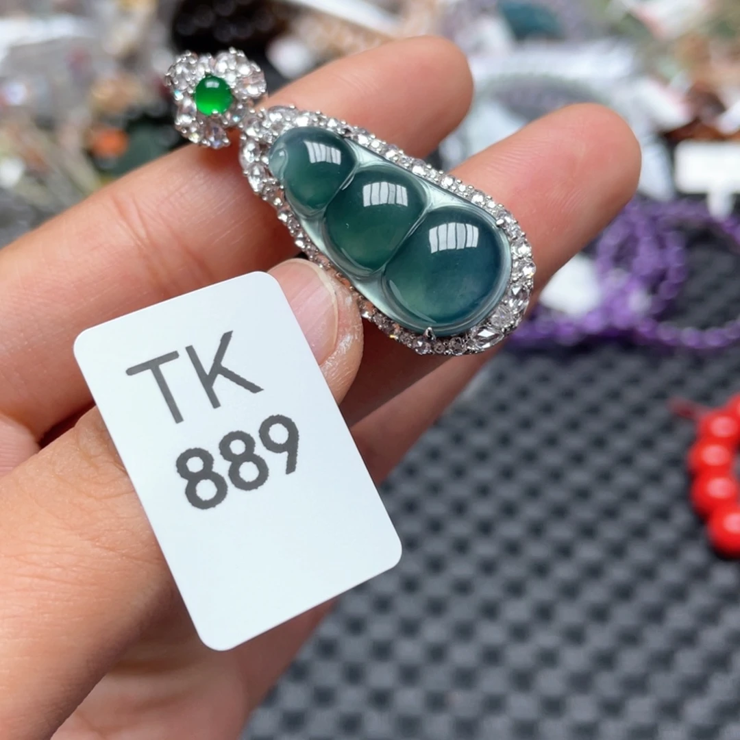 翡翠颈饰银S925镶嵌吊坠