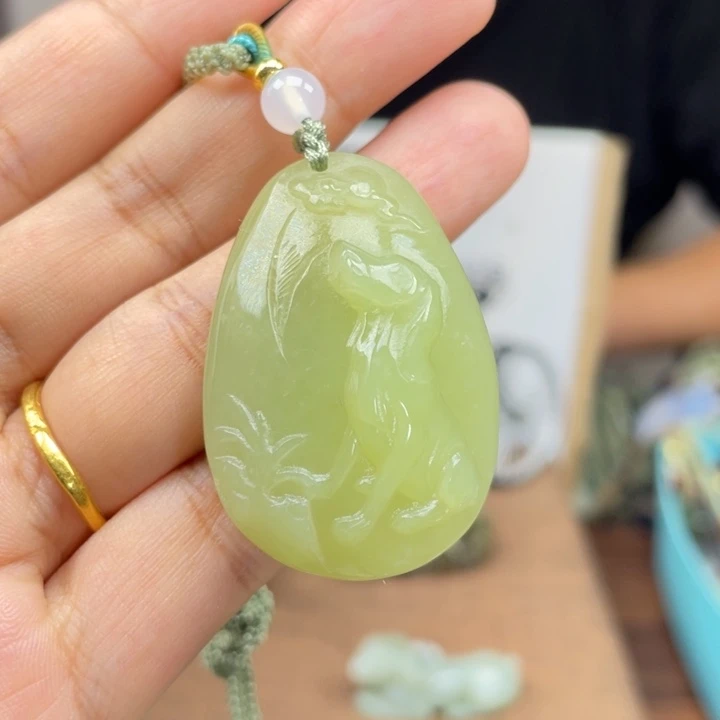 颈饰未镶嵌和田玉