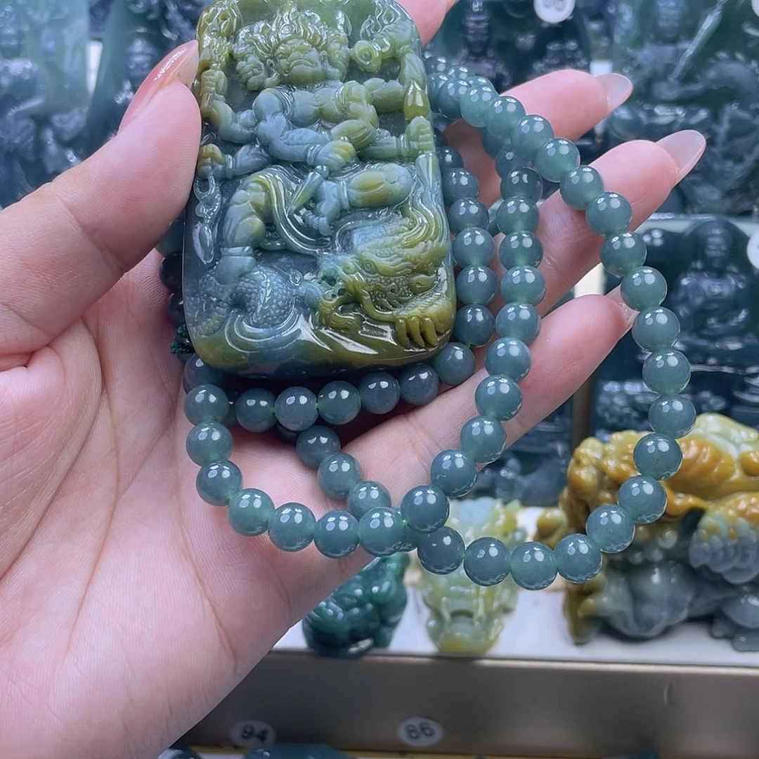 翡翠未镶嵌颈饰w****d翡翠未镶嵌