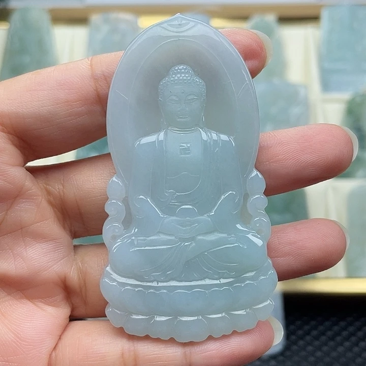 翡翠未镶嵌颈饰大日如来