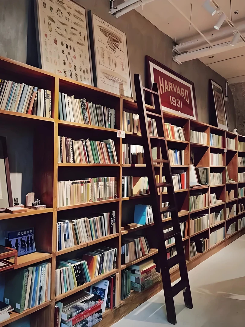 直播间图书专拍。确认抢到书在拍 15包邮。偏远地区50包邮