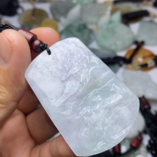 翡翠未镶嵌颈饰翡翠