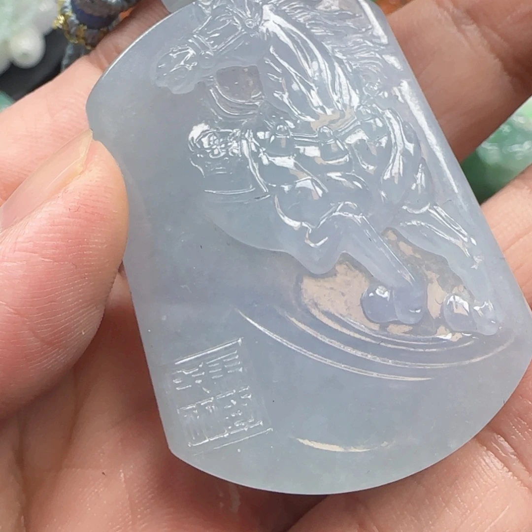 翡翠未镶嵌颈饰马牌