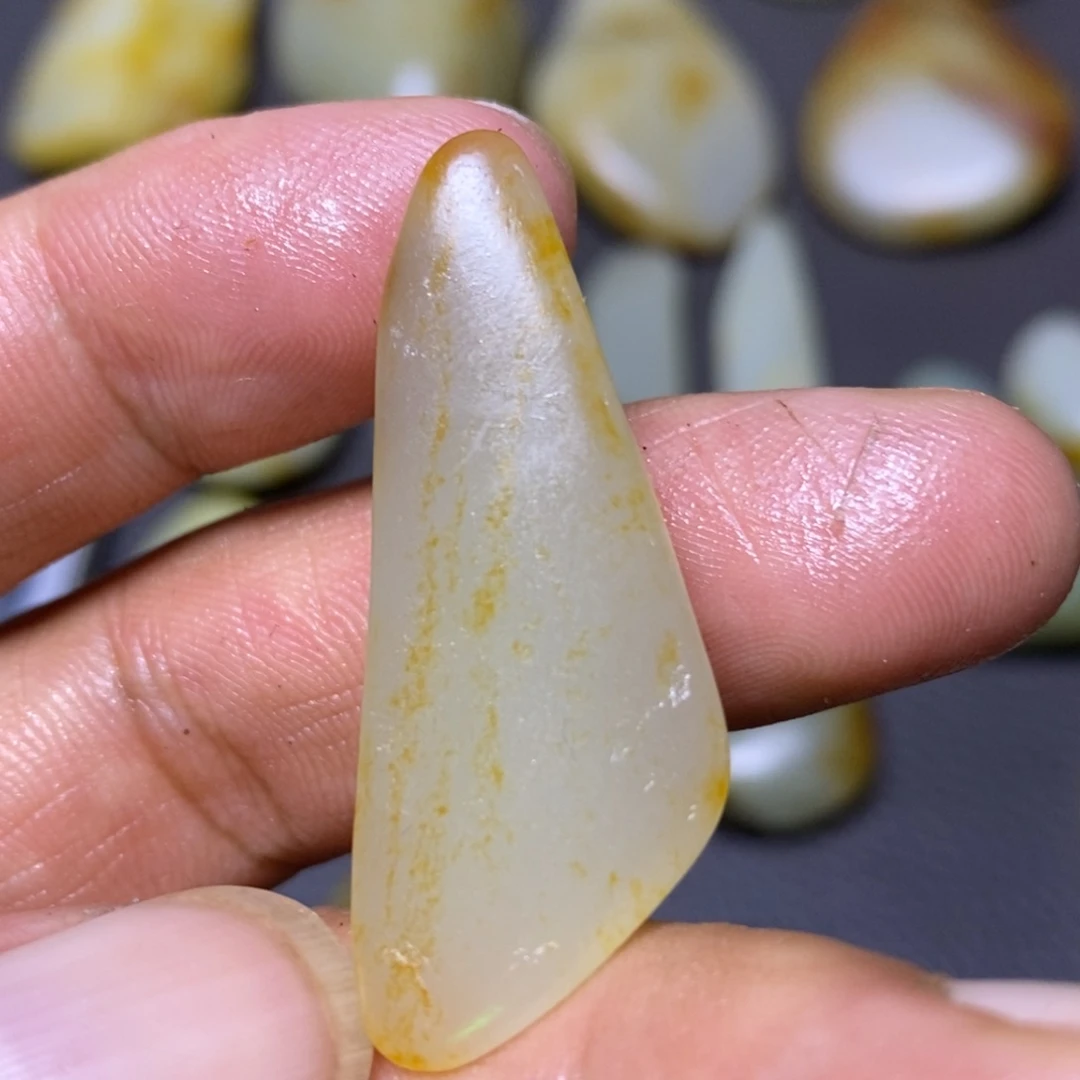和田玉（糖玉）未镶嵌挂件