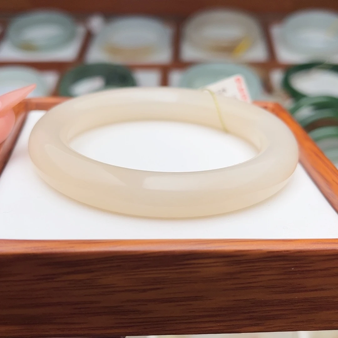 和田玉未镶嵌手镯56.6