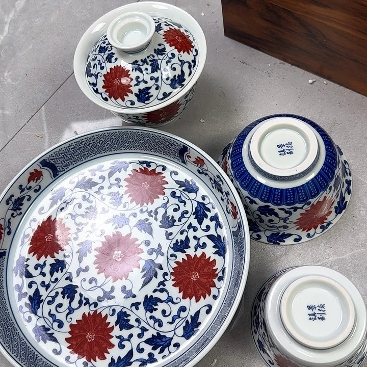 瓷片釉里红缠枝莲5件套