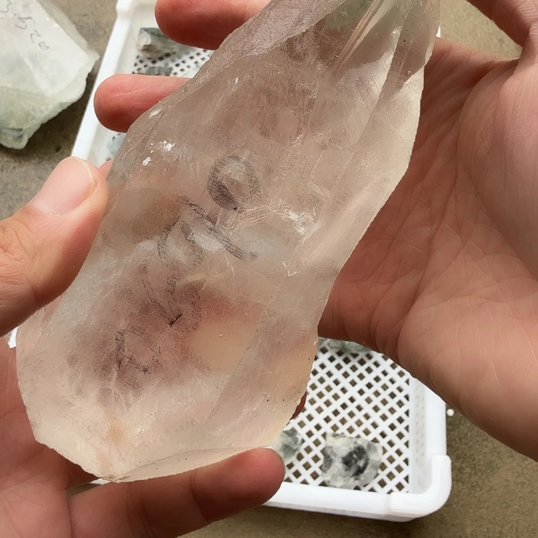 未镶嵌珠宝半成品水晶700克