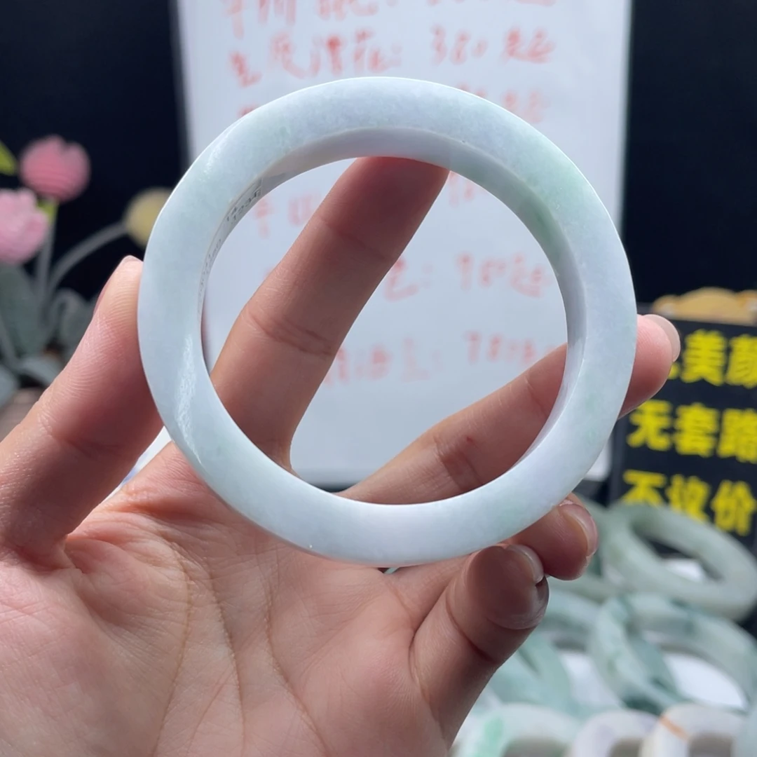 定制翡翠未镶嵌手镯