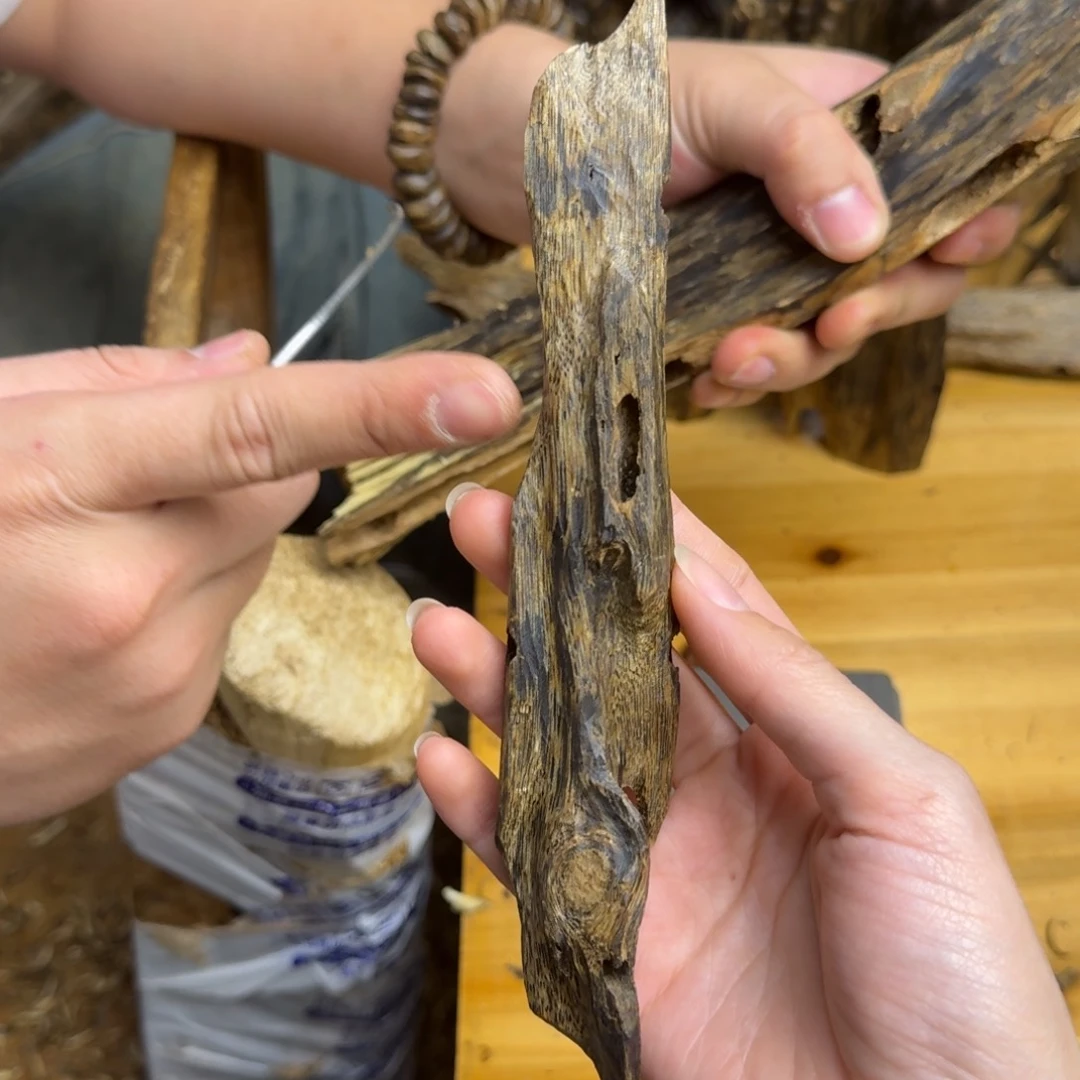 沉香手把件张勺子品种块料31克