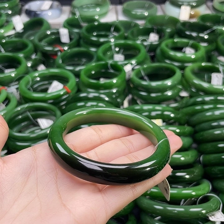 未镶嵌手镯和田玉（碧玉）