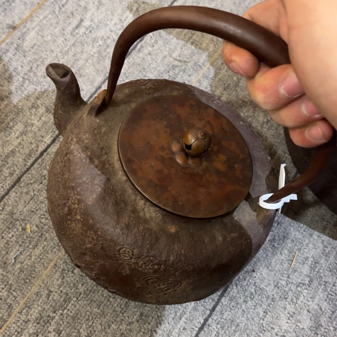 多***吉非常喜欢这个瓷器