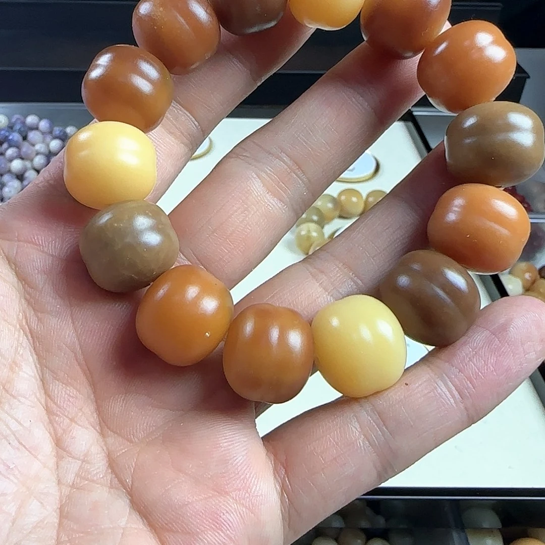 菩提根/象牙果手串才**姆瑕疵卡18手串一条