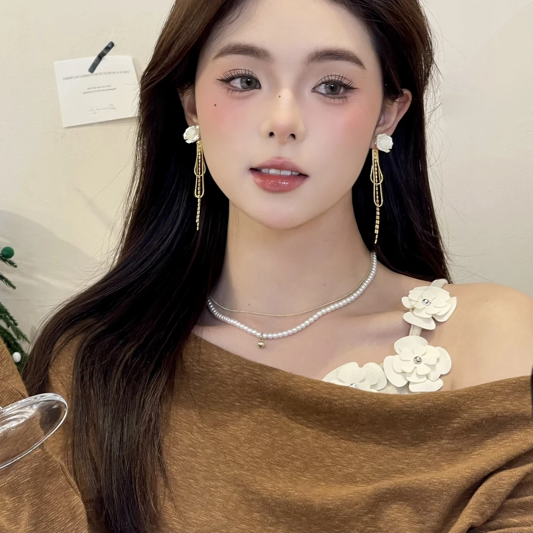 W777白色山茶花金色流苏耳钉复古时尚轻奢气质ins