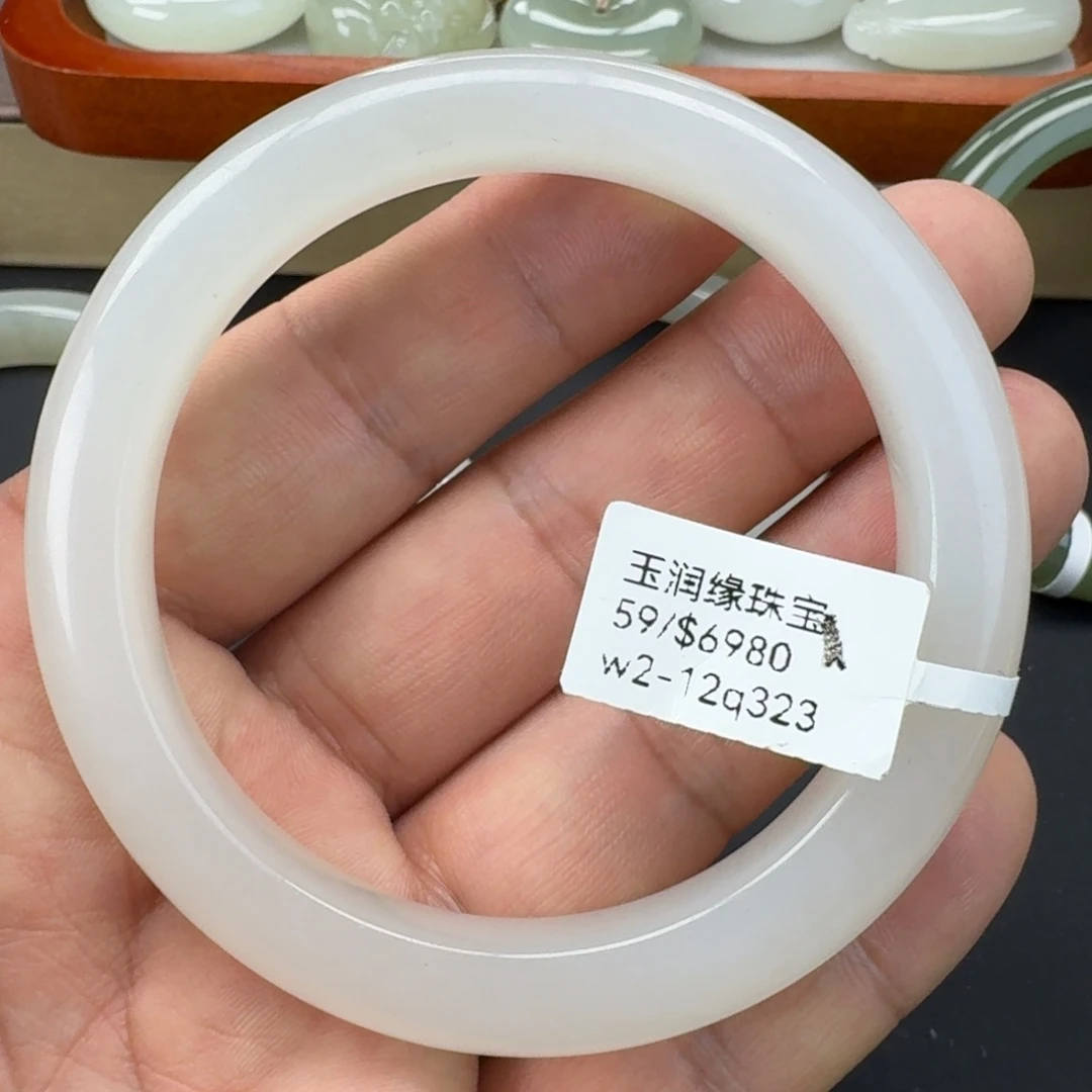 未镶嵌手镯和田玉
