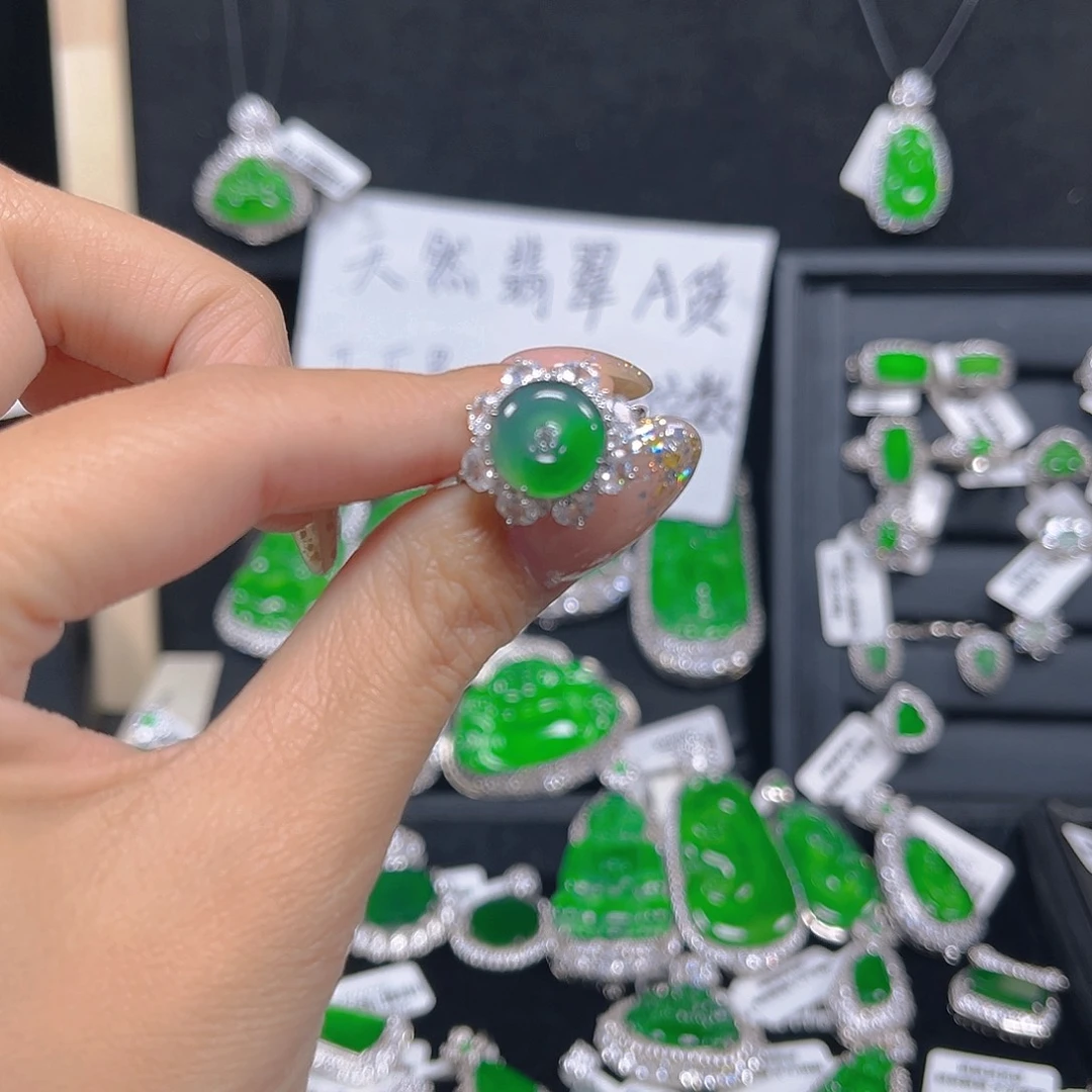 颈饰未镶嵌翡翠翡翠戒指