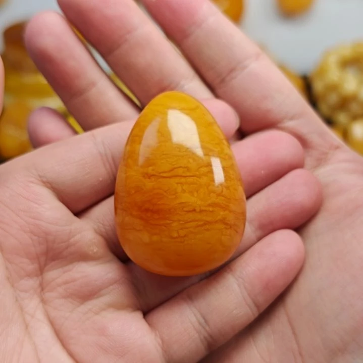 未镶嵌吊坠(赠链)蜜蜡