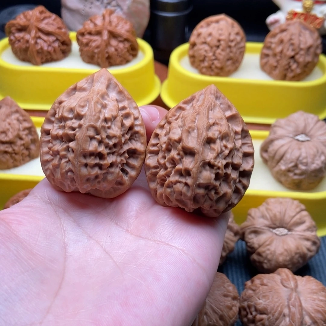 文玩核桃吊坠佛塔