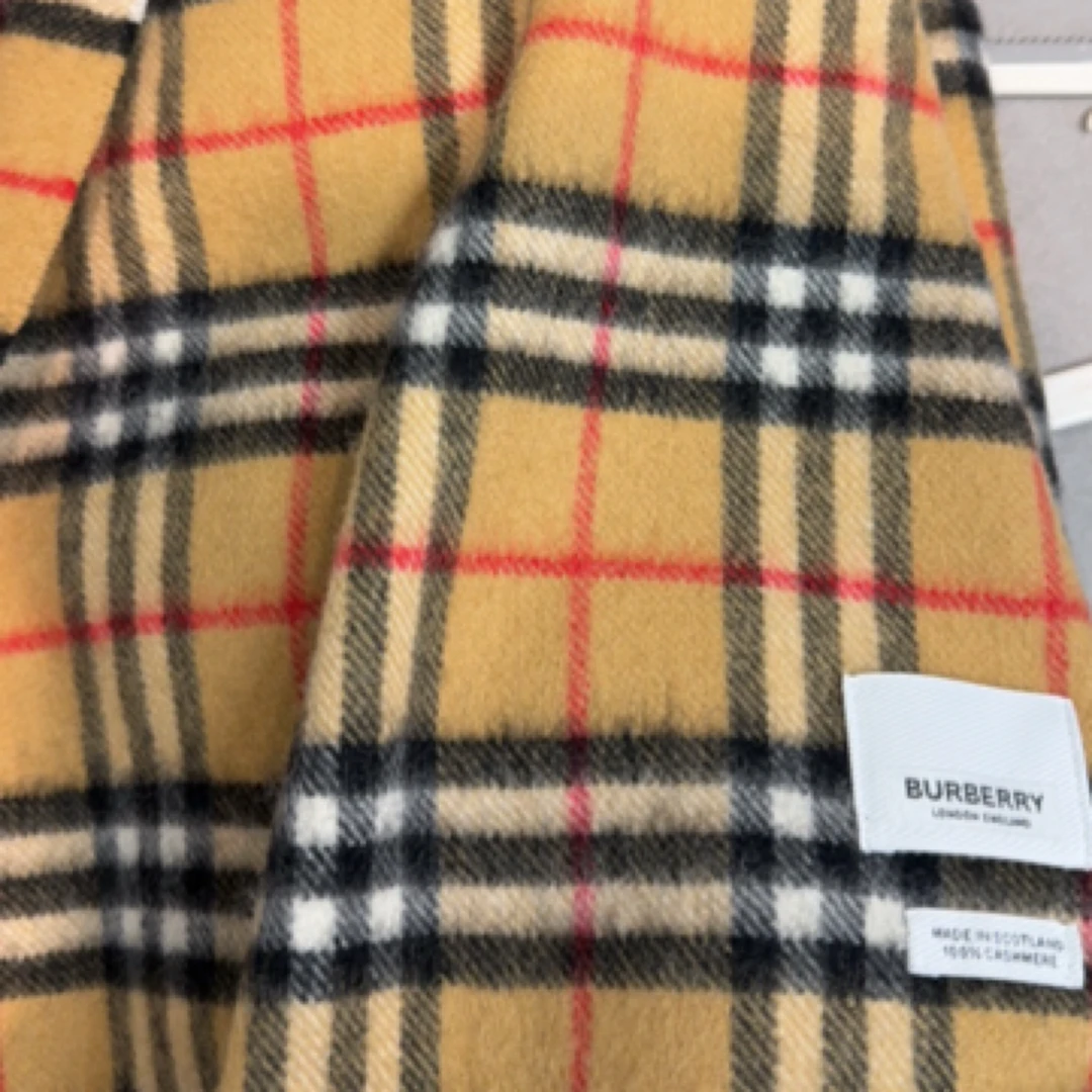 99新  巴宝莉老花格纹围巾/99新