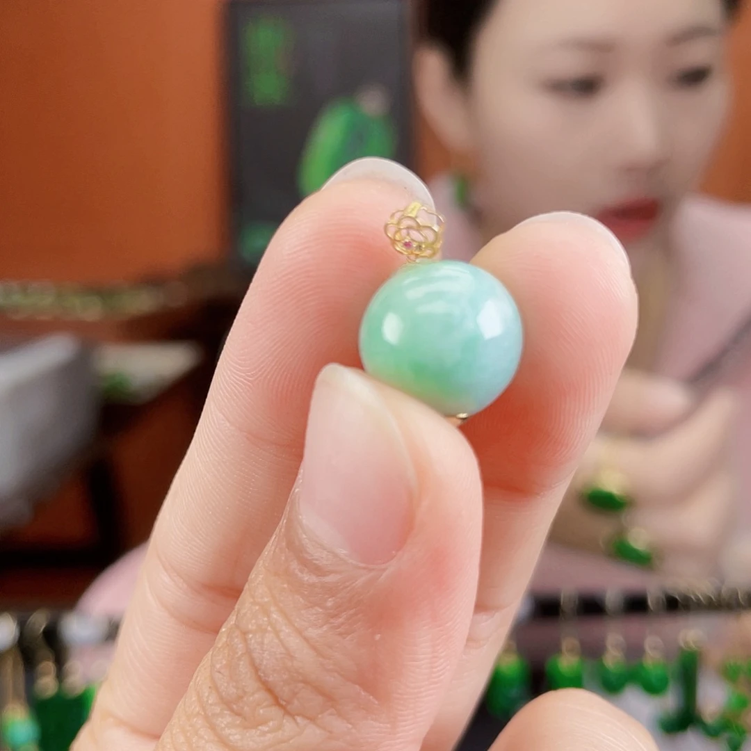 翡翠18K金镶嵌耳饰