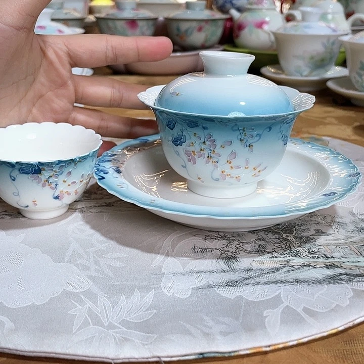 【闪购商品】瓷片幽蓝藤雾盖碗三件
