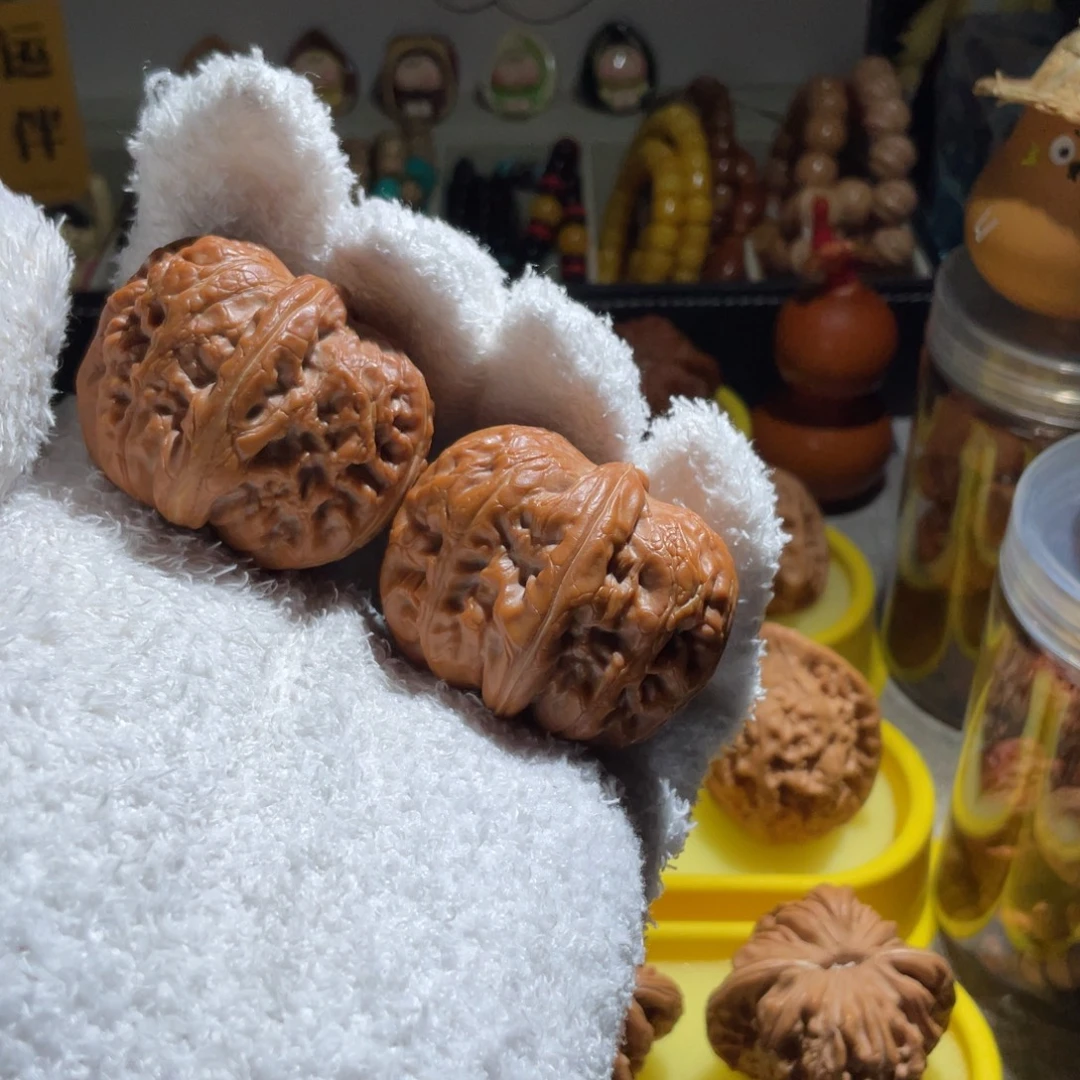 吊坠猴头核桃元宝