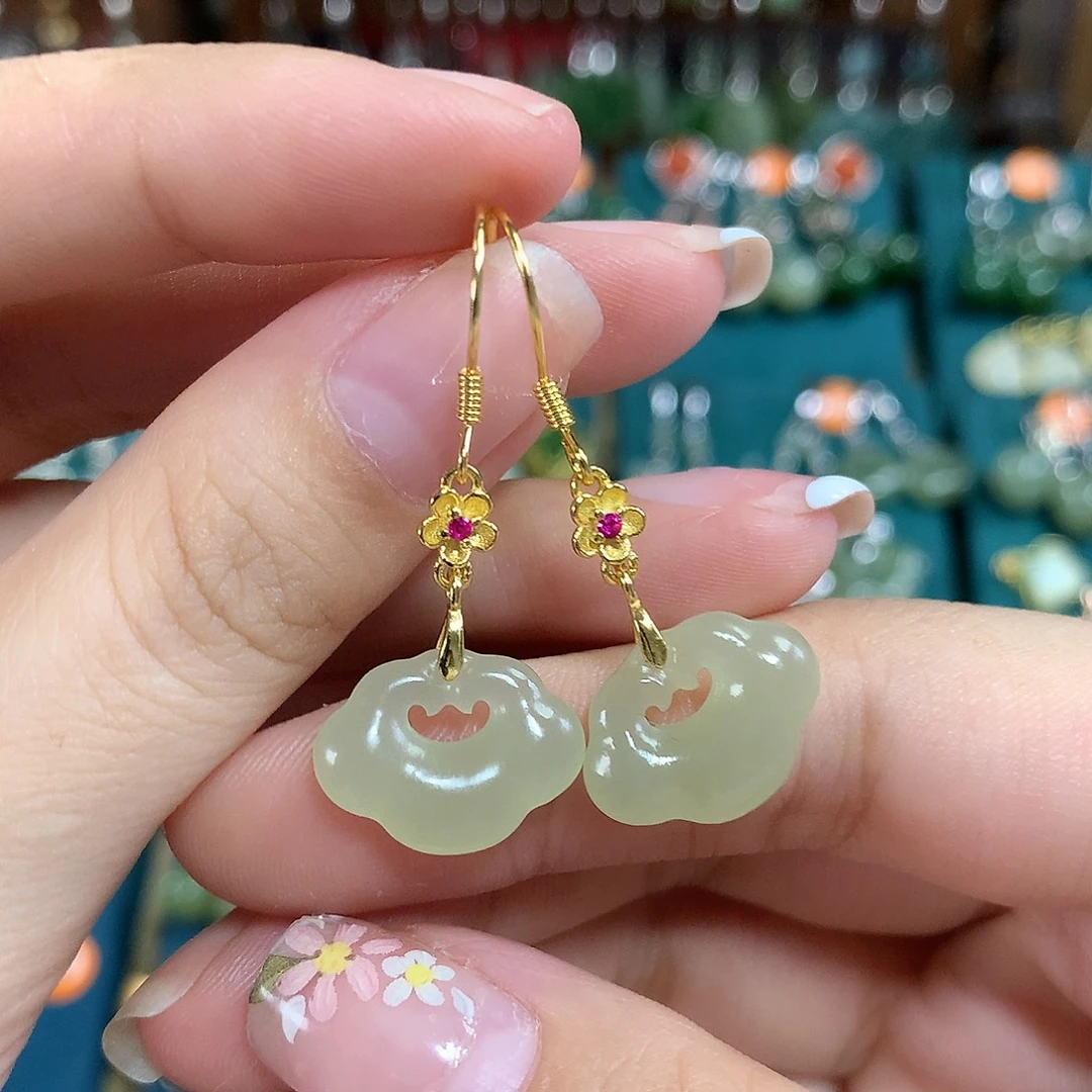 和田玉银S925镶嵌耳饰如意卡16左右