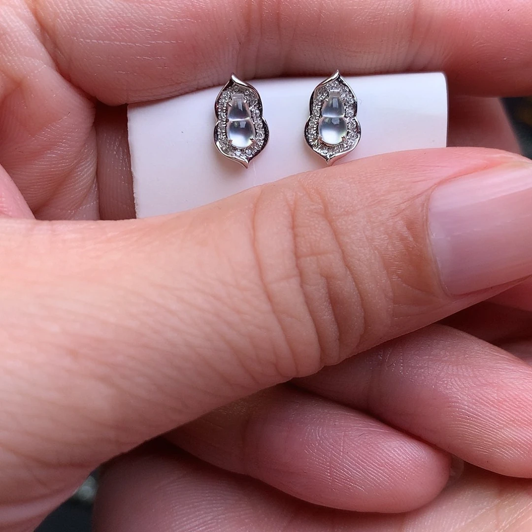 18K金镶嵌翡翠耳饰