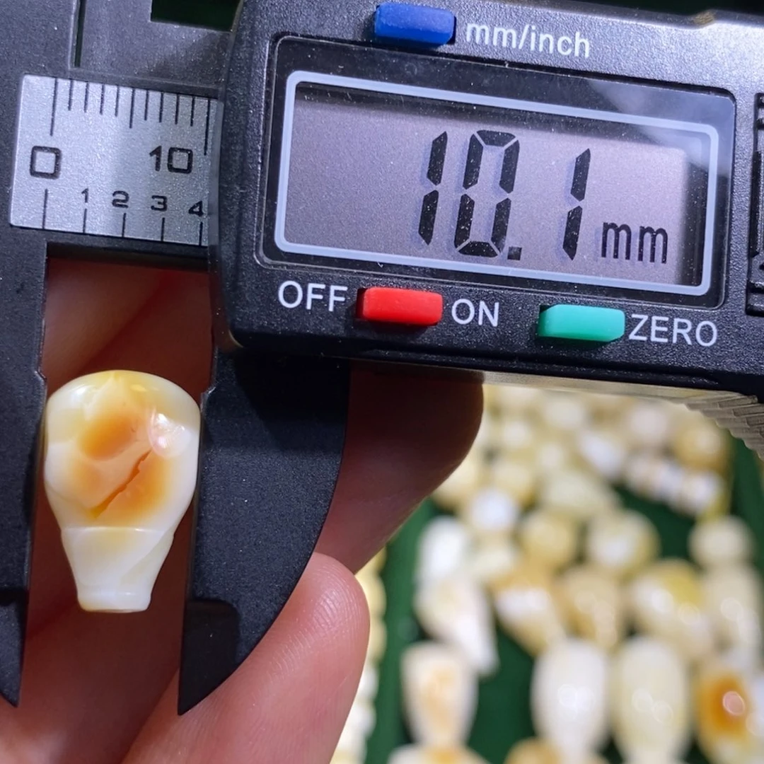 蜜蜡未镶嵌裸石配饰