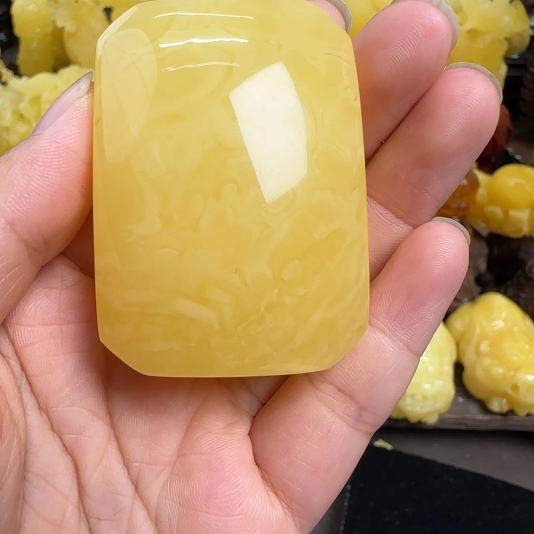 蜜蜡未镶嵌珠宝奇石