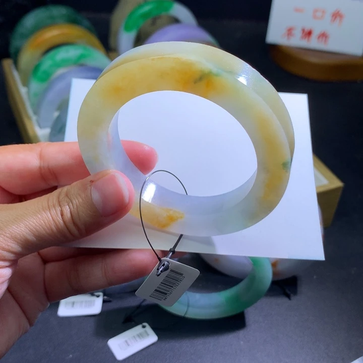 定制翡翠未镶嵌翡翠手镯