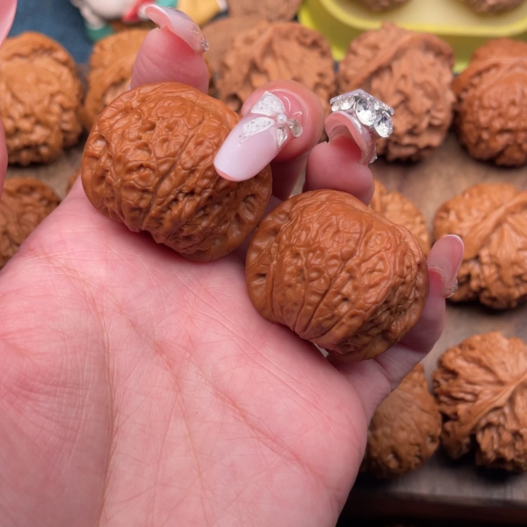 文玩核桃吊坠全品精配满肉血麒麟36