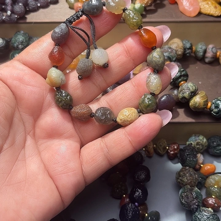 阿拉善彩玛瑙手串