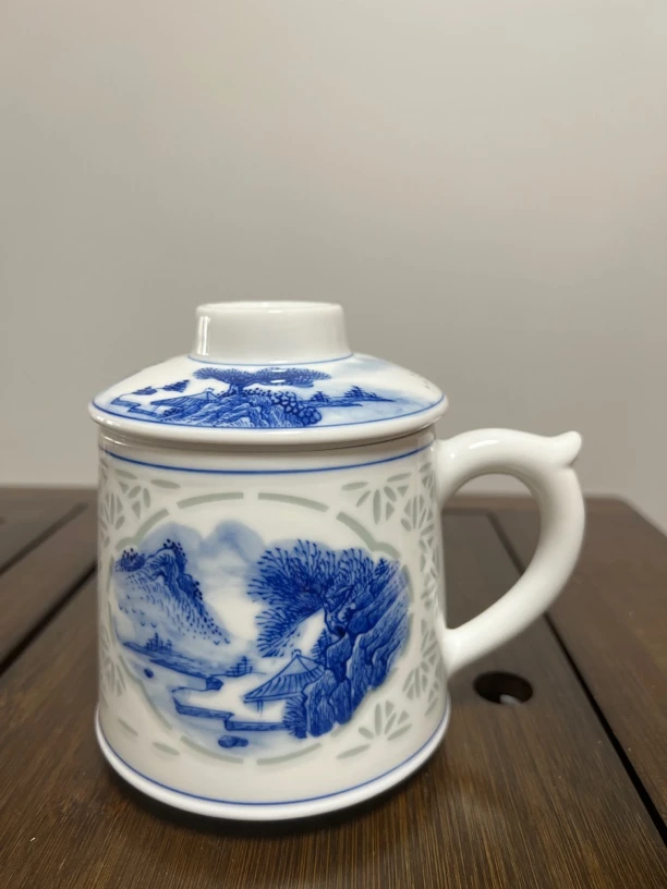 景德镇青花玲珑白瓷山水画过滤办公杯陶瓷泡茶杯家用茶具带盖