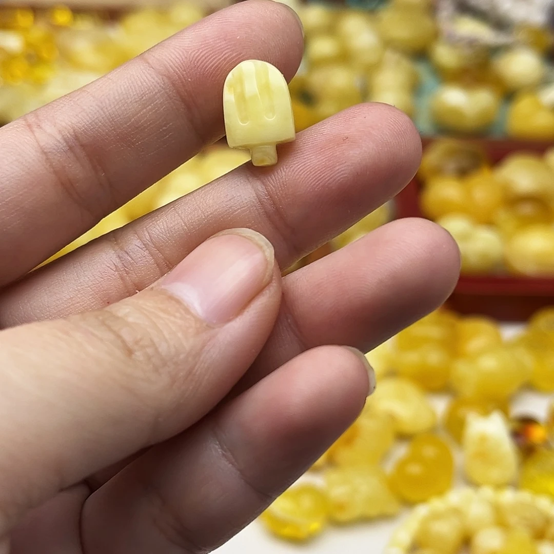 蜜蜡未镶嵌裸石天然