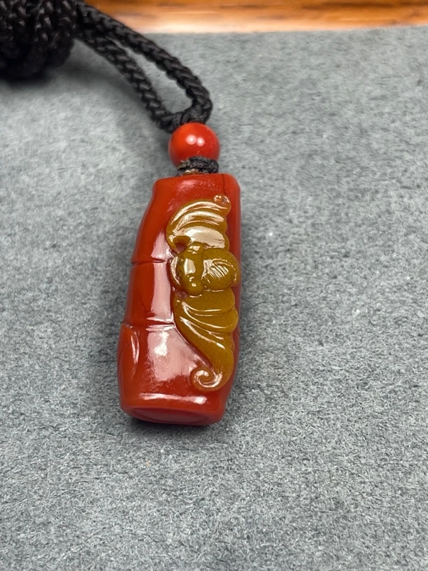 南红黄皮包浆祝福节节高升10×21×8.7mm