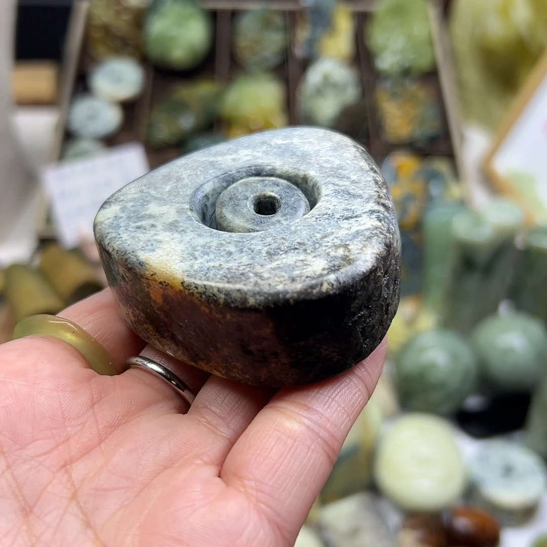 岫岩河磨玉（透闪石质玉）未镶嵌颈饰河磨玉手玩