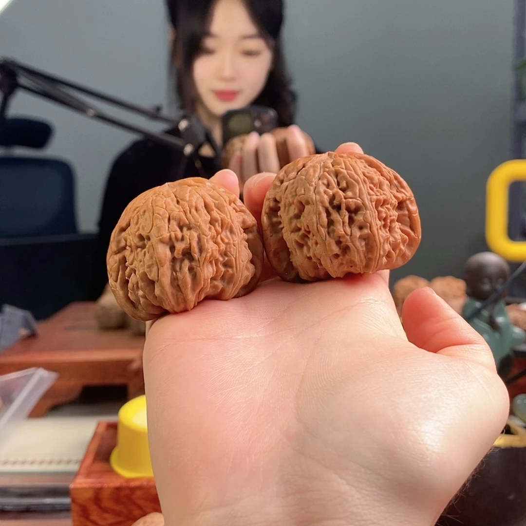吊坠文玩核桃E****r白狮子