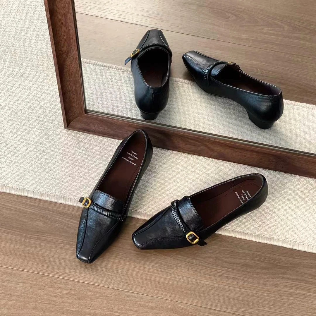 HUSSLOVE 头层羊皮·跟高3CM·复古通勤老钱风小金口尖头气质单鞋女