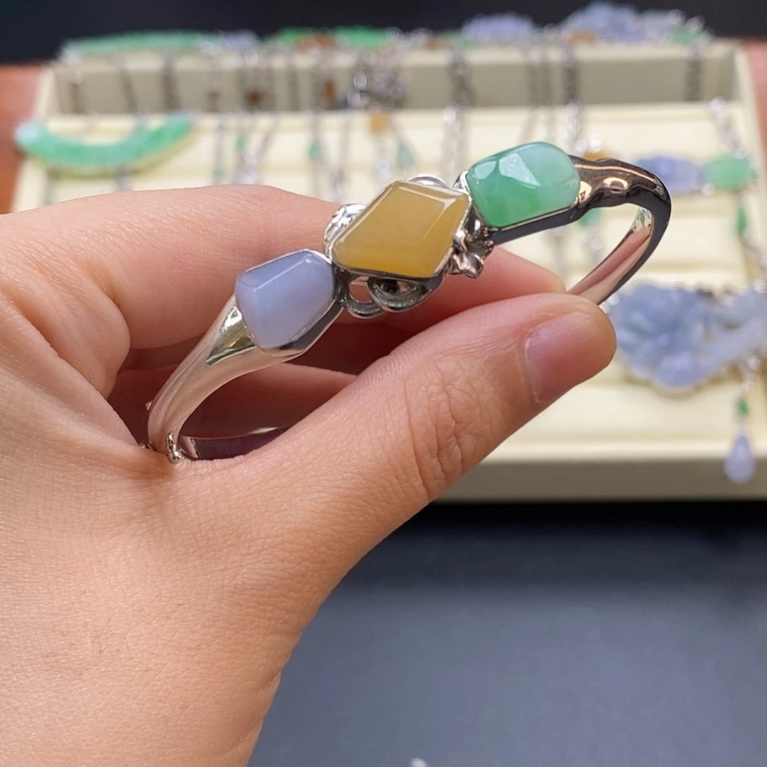 颈饰银S925镶嵌翡翠17724