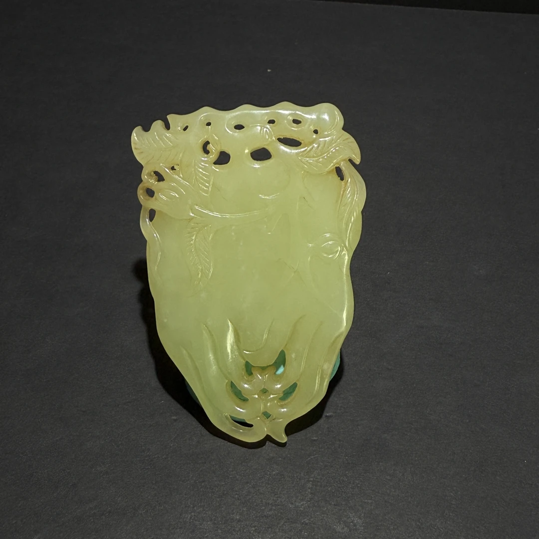 老库房和田玉佛手玉佩