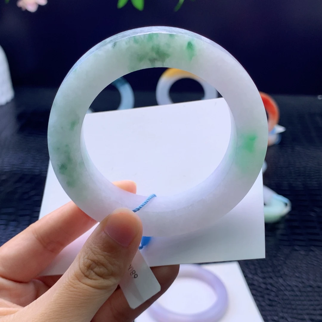 定制翡翠未镶嵌手镯