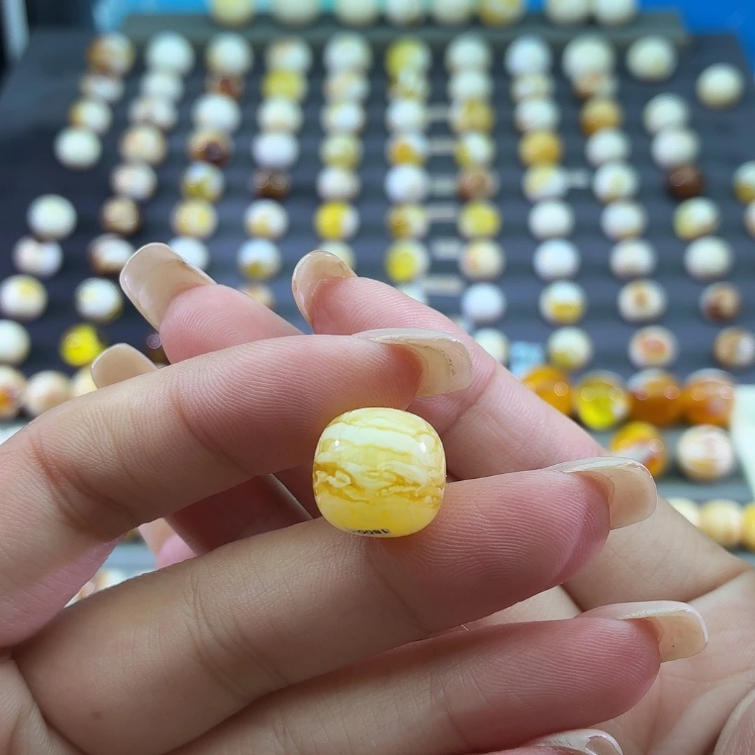 琥珀未镶嵌裸石14