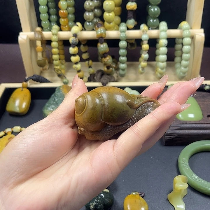 ****7岫岩河磨玉（透闪石质玉）未镶嵌手链