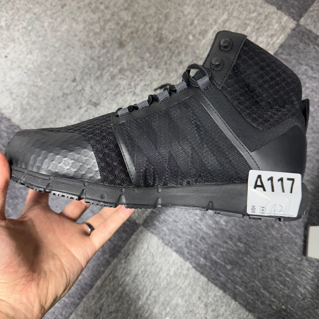 男女高端户外休闲鞋a117