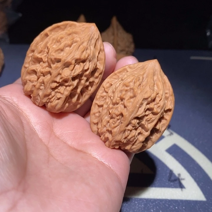 文玩核桃吊坠37尺鸡心