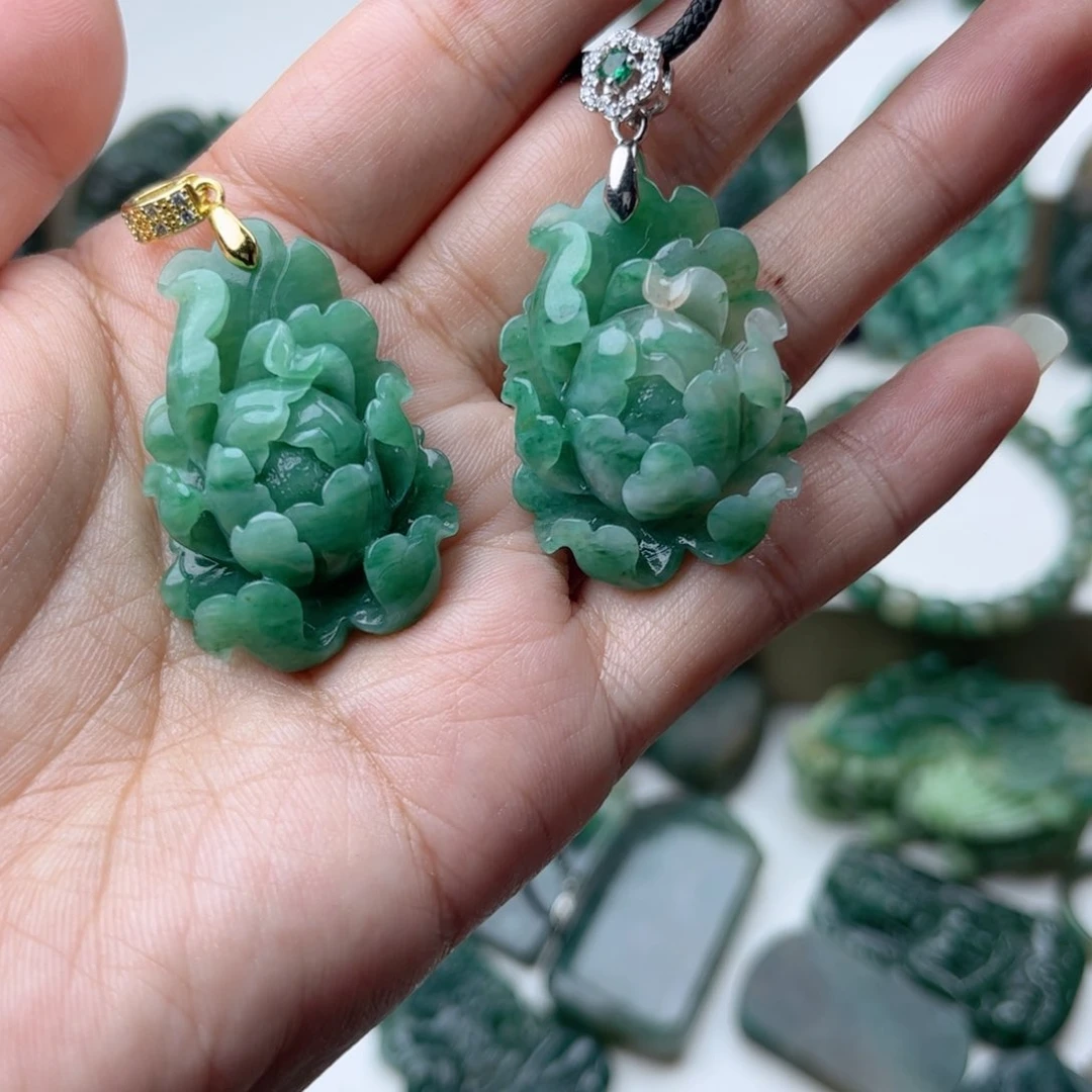 无***求独山玉未镶嵌挂件