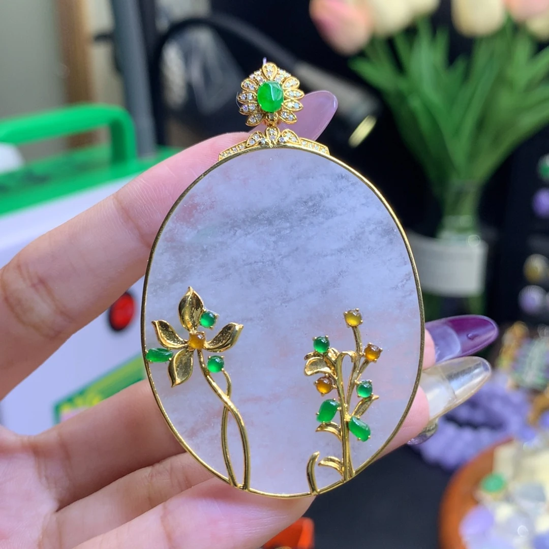 翡翠18K金镶嵌颈饰